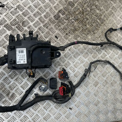 FORD TRANSIT CUSTOM 2015 EURO5 2.2 UNDER BONNET FUSE BOX BK2T9K499ABF 2