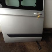 FORD TRANSIT TOURNEO CUSTOM 66 PLATE O/S DRIVERS SIDE LOADING DOOR GLAZED (SILVER)