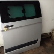 FORD TRANSIT TOURNEO CUSTOM 66 PLATE N/S DRIVERS SIDE LOADING DOOR GLAZED (SILVER)