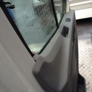 FORD TRANSIT MK8 N/S/F PASSENGER DOOR COMPLETE AS IN PHOTOS MINUS THE MIRROR