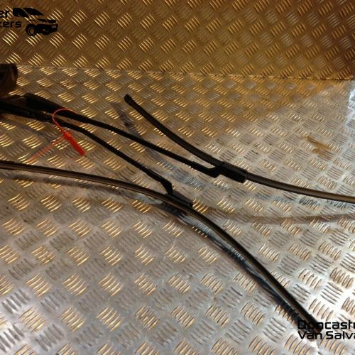 FORD TRANSIT CUSTOM 2017 PAIR OF WIPER ARMS BK2117526CC / BK2117526AC