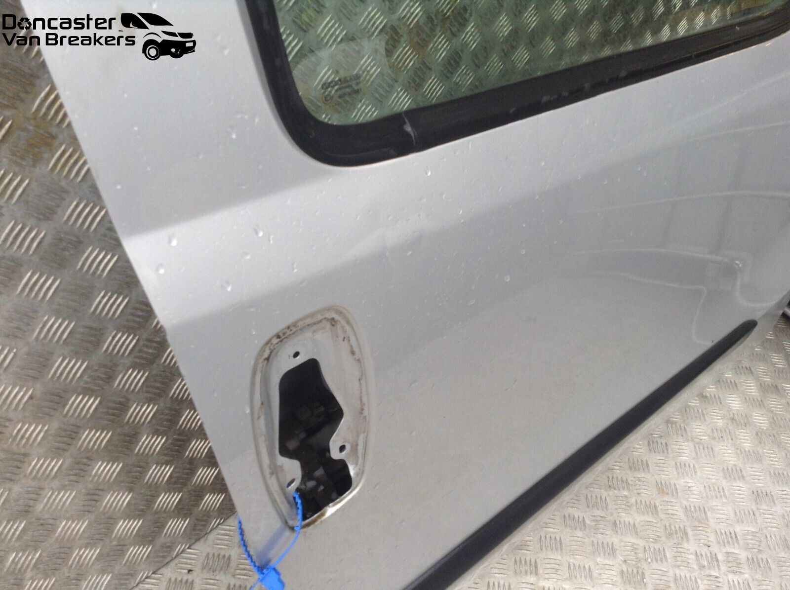 VAUXHALL COMBO/FIAT DOBLO 2015 O/S/F DRIVERS DOOR (COLOUR SILVER612A)