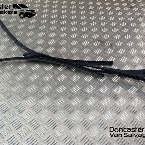FORD TRANSIT CUSTOM 2016 PAIR OF WIPER ARMS WITH BLADES